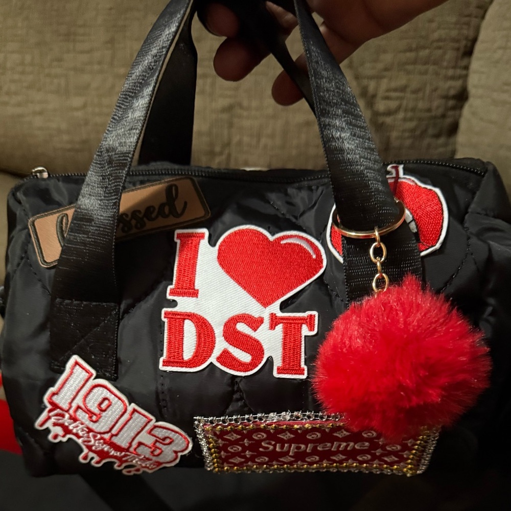 Black and Red Women's Tote Bag